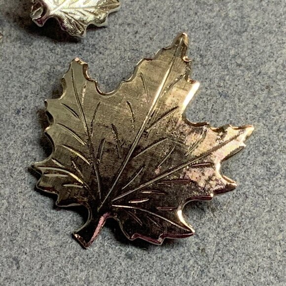 Clip-On Earrings Pin Brooch Set As Is Silver Maple Leaf Vintage Autumn Fall Chic - Picture 6 of 8